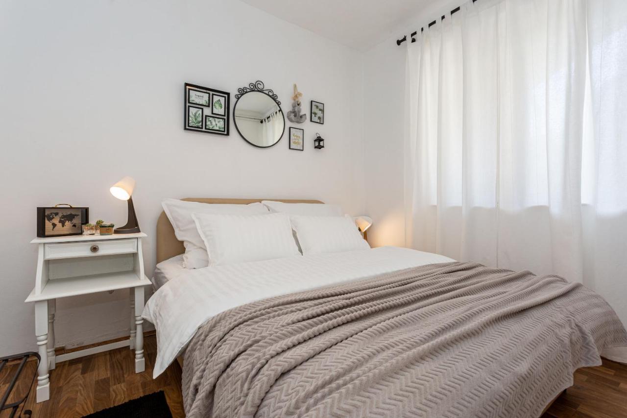 Apartment Magnolia Šilo Exteriör bild